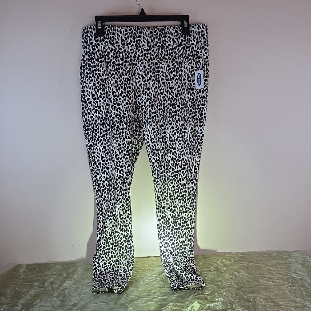 Old NAVY Leopard Print Pants STEVIE collection Large Slim Fit Stretch Pull On